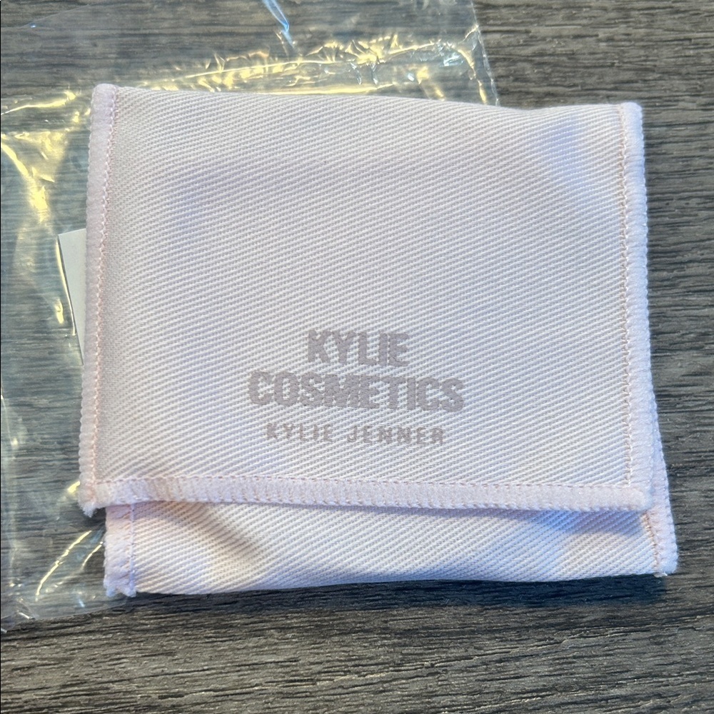 Kylie Cosmetics Pocket Mirror - Picture 3 of 6